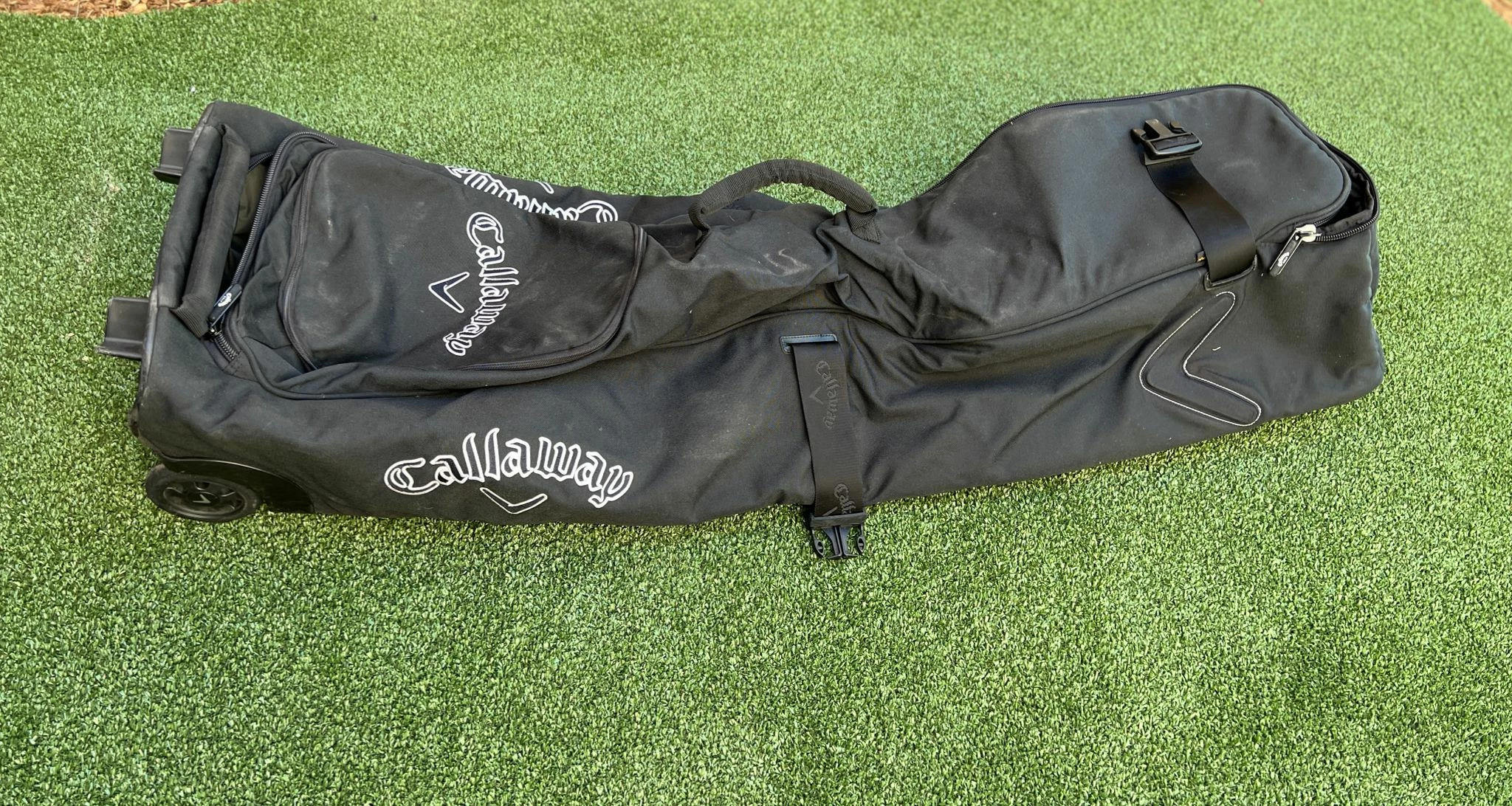 Www.chipnputt.com CALLAWAY GOLF CLUBHOUSE TRAVEL COVER, WITH WHEELS, BLACK, GOOD CONDITION! 2 Www.chipnputt.com CALLAWAY GOLF CLUBHOUSE TRAVEL COVER, WITH WHEELS, BLACK, GOOD CONDITION! - Image 2