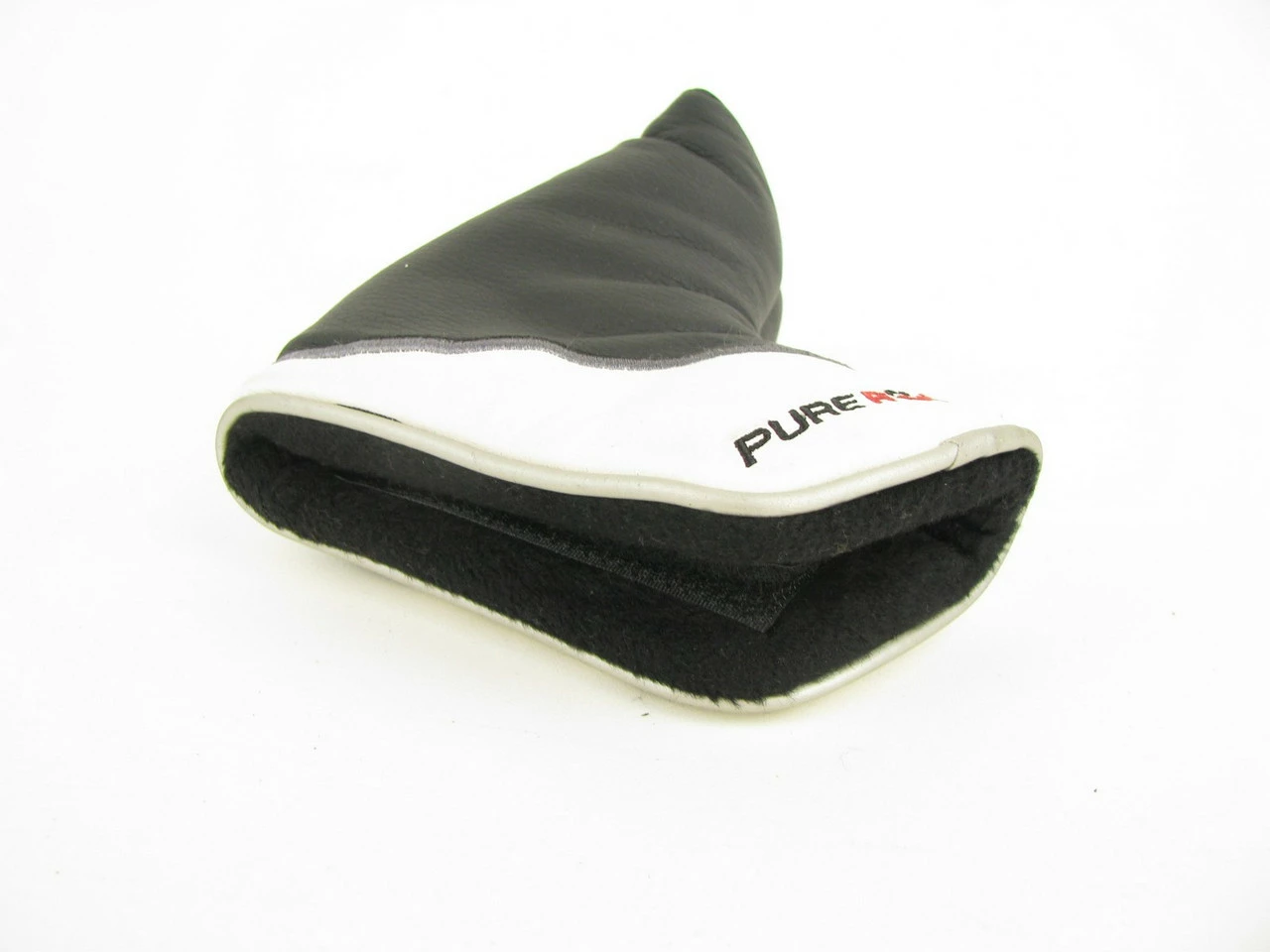 TaylorMade Classic 79 Series Putter Headcover 4 TaylorMade Classic 79 Series Putter Headcover - Image 4
